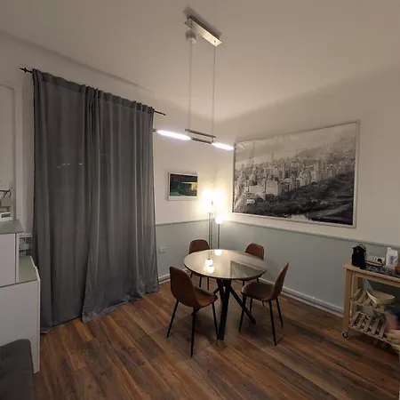 Conti 的里雅斯特